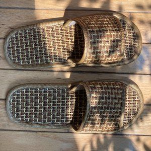 Woven House/Pool Sandals
